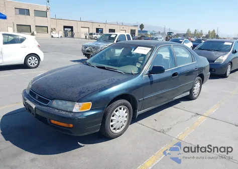 1997 Honda Accord Ex z USA, uszkodzony, nr VIN 1HGCD5554VA225091